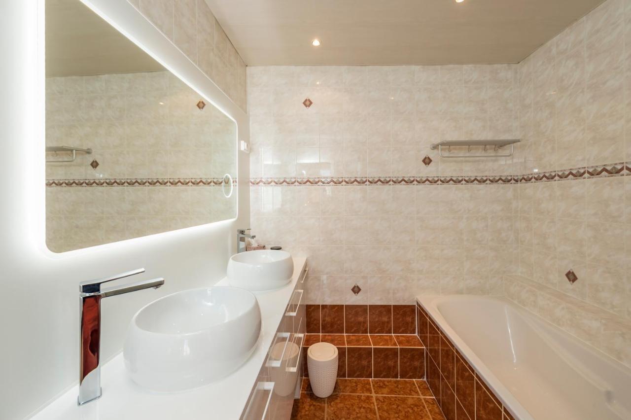 Suites Mana - Le Manaloft, Chic Et Moderne Avec Salle Privee De Fitness En Plein Centre-Ville De 勒泰勒 外观 照片